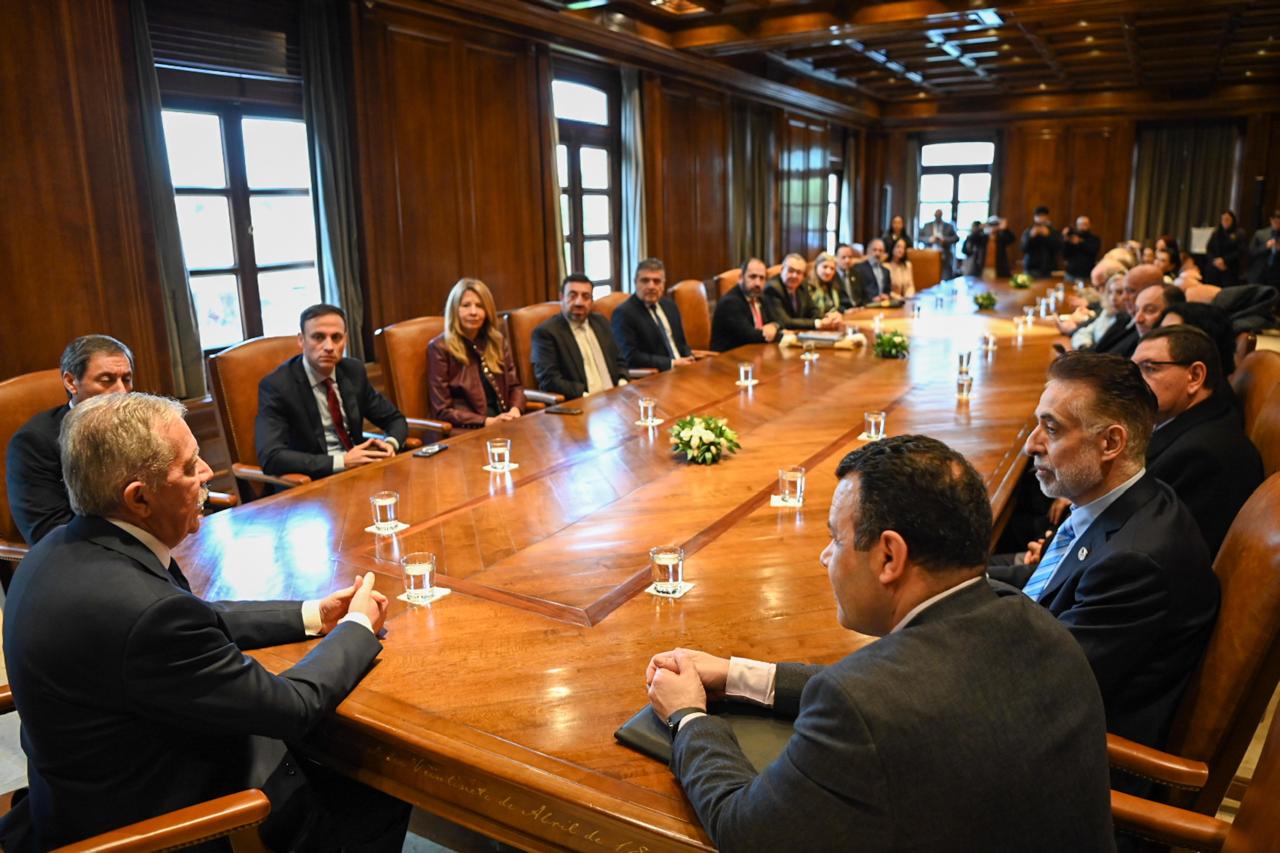 Elías Suárez recibió a autoridades de FEARAB en el marco del Congreso Nacional que se realiza en Santiago
