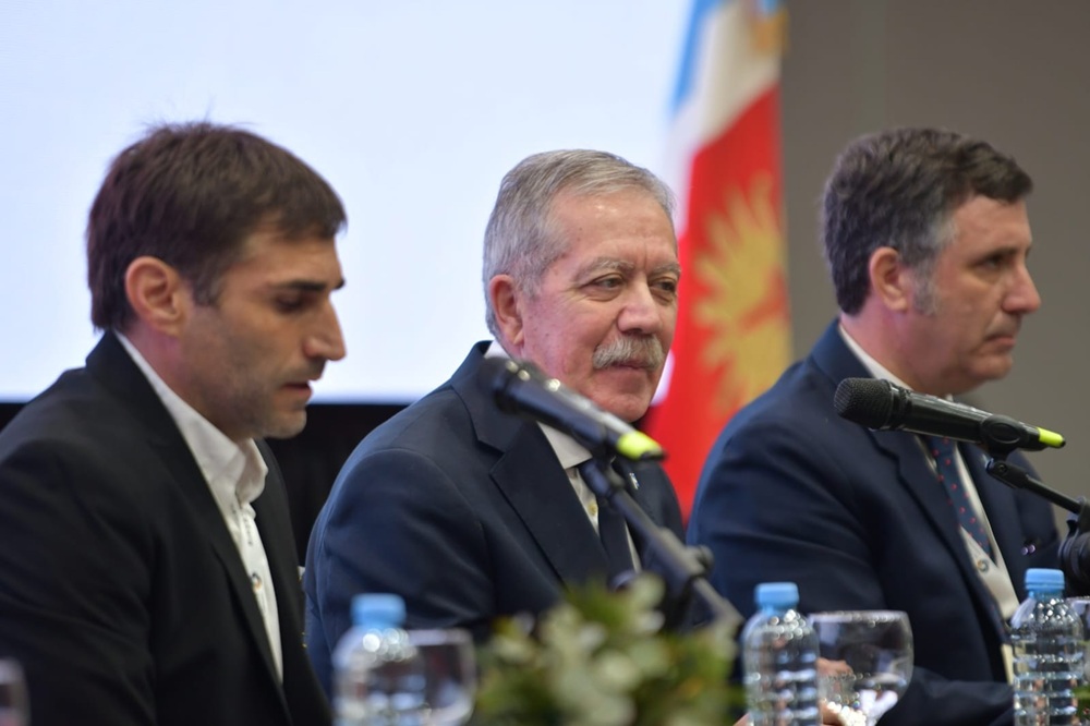 EL GOBERNADOR ELÍAS SUÁREZ ABRIÓ EL 1° FORO DE ECONOMÍAS REGIONALES DE LA REPÚBLICA ARGENTINA