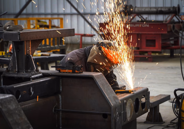 Estiman que la industria tuvo un nuevo retroceso en junio y el saldo del primer semestre es negativo